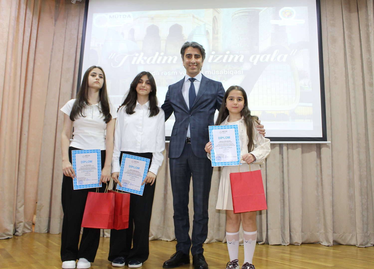 Gənc istedadların mükafatlandırılma mərasimi keçirilib