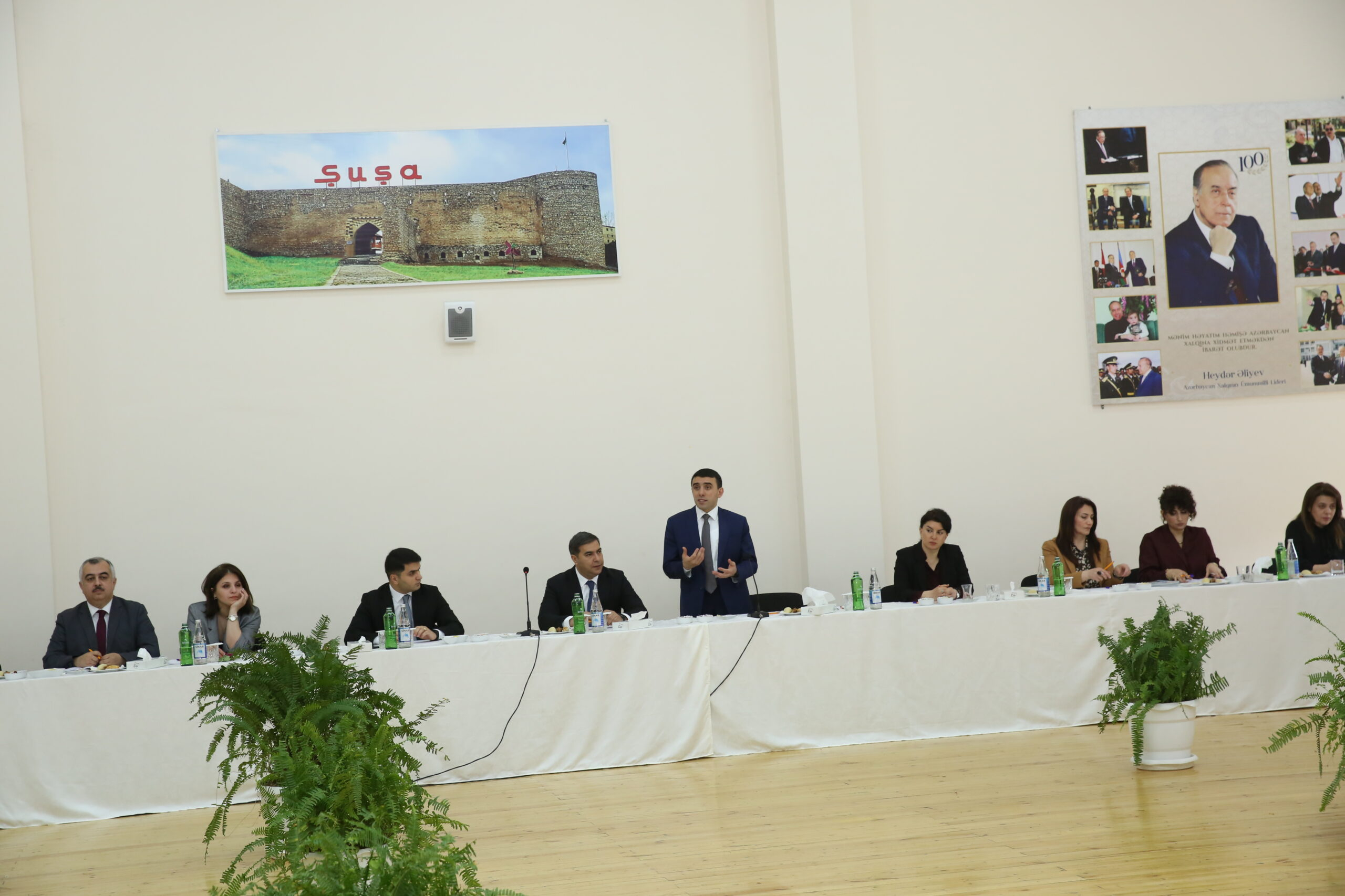 Təhsil İnstitutu Gəncədə Azərbaycan dili və ibtidai sinif müəllimləri ilə görüş keçirib