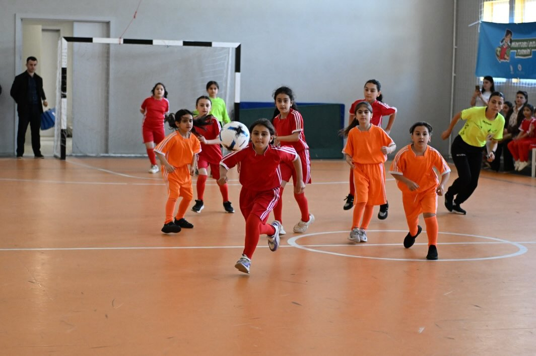 “Məktəbli Qızlar” turnirinə yekun vurulub