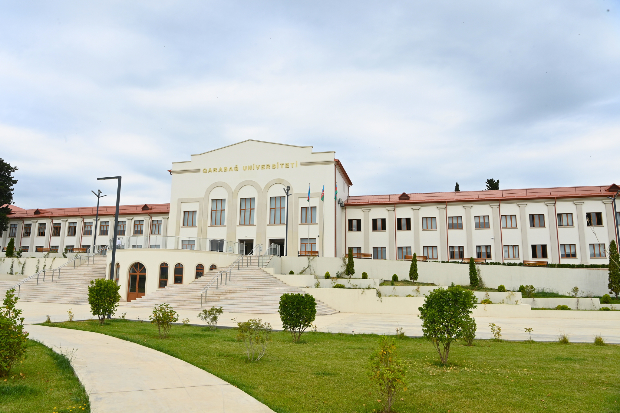 Qarabağ Universitetinin yeni rəsmi veb-saytı istifadəyə verilib