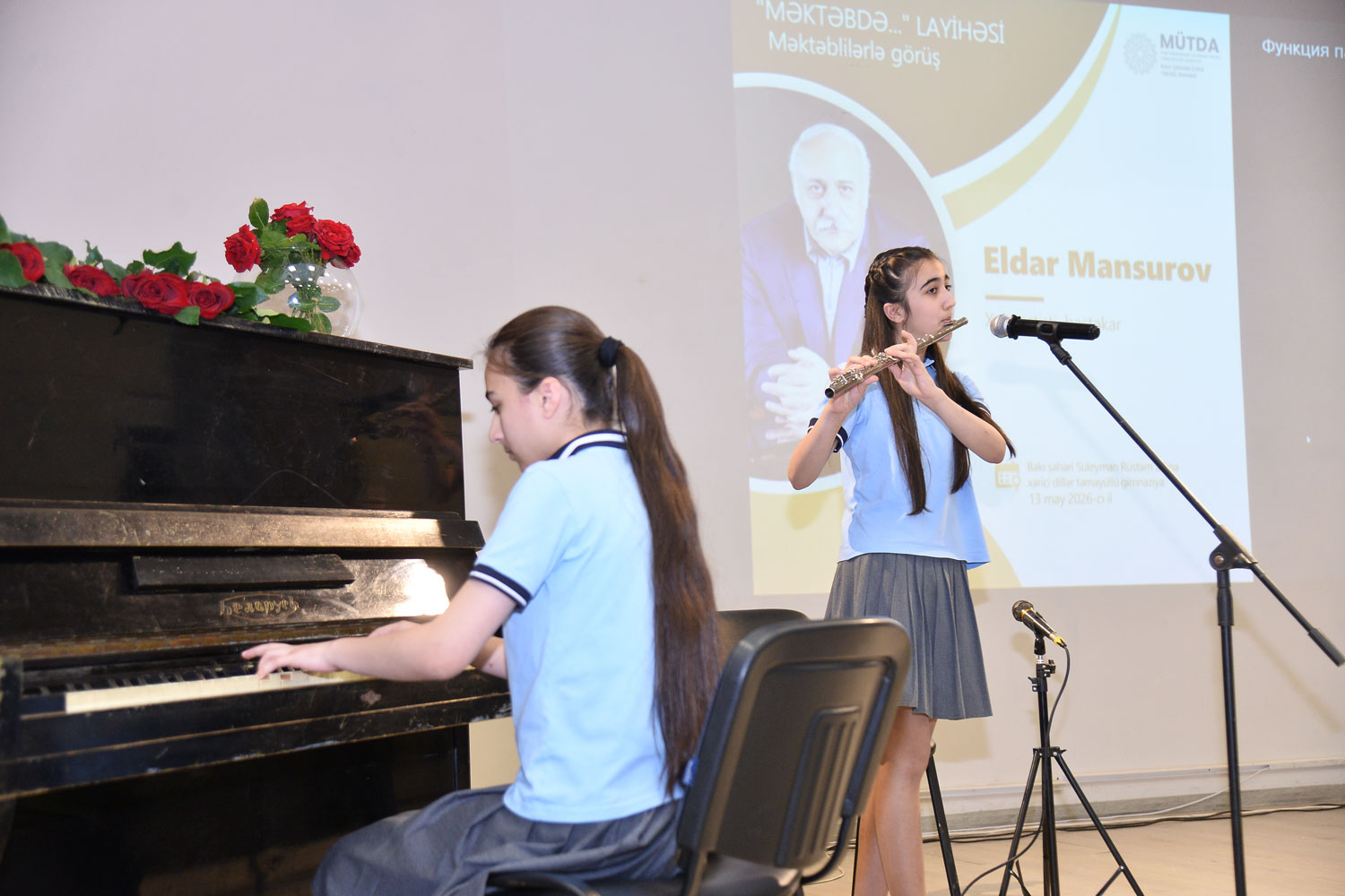 Eldar Mansurov “Məktəbdə...” layihəsinin qonağı olub