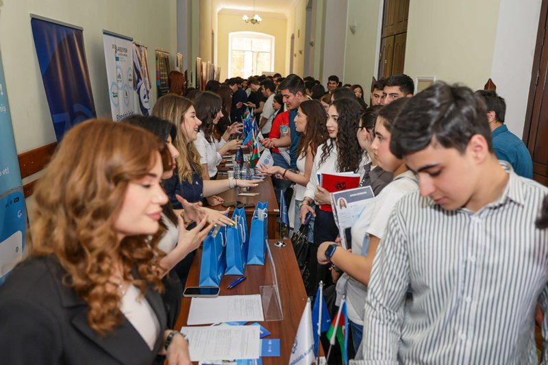 XVII UNEC Karyera və əmək yarmarkası keçirilib