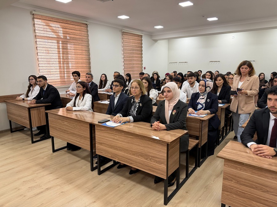 “Açıq dərs”də gənclər ailə dəyərlərindən danışdılar