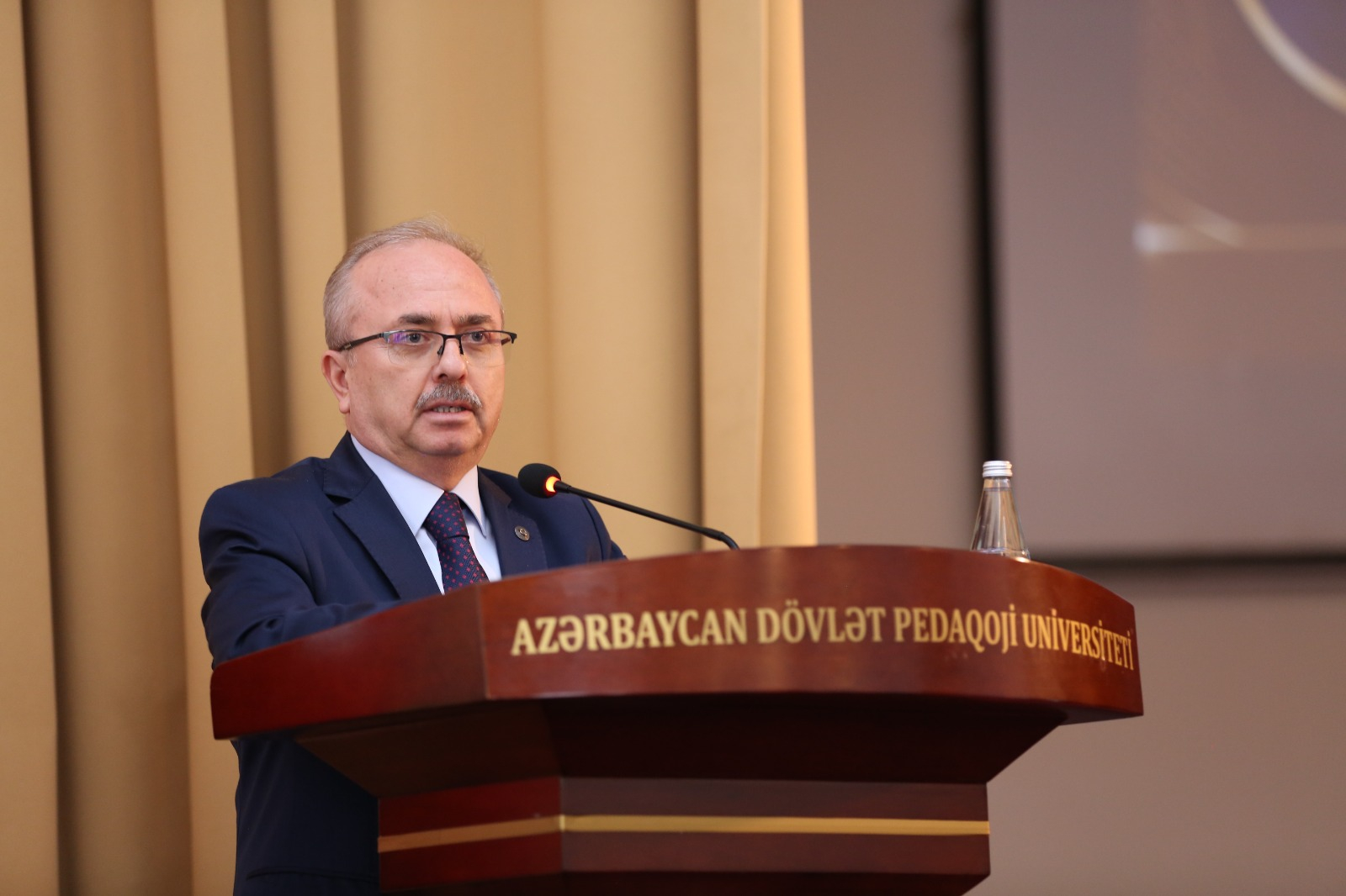 ADPU-da “I Türkoloji Qurultayın 100 illiyi: Dil məsələləri” konfransı keçirilir