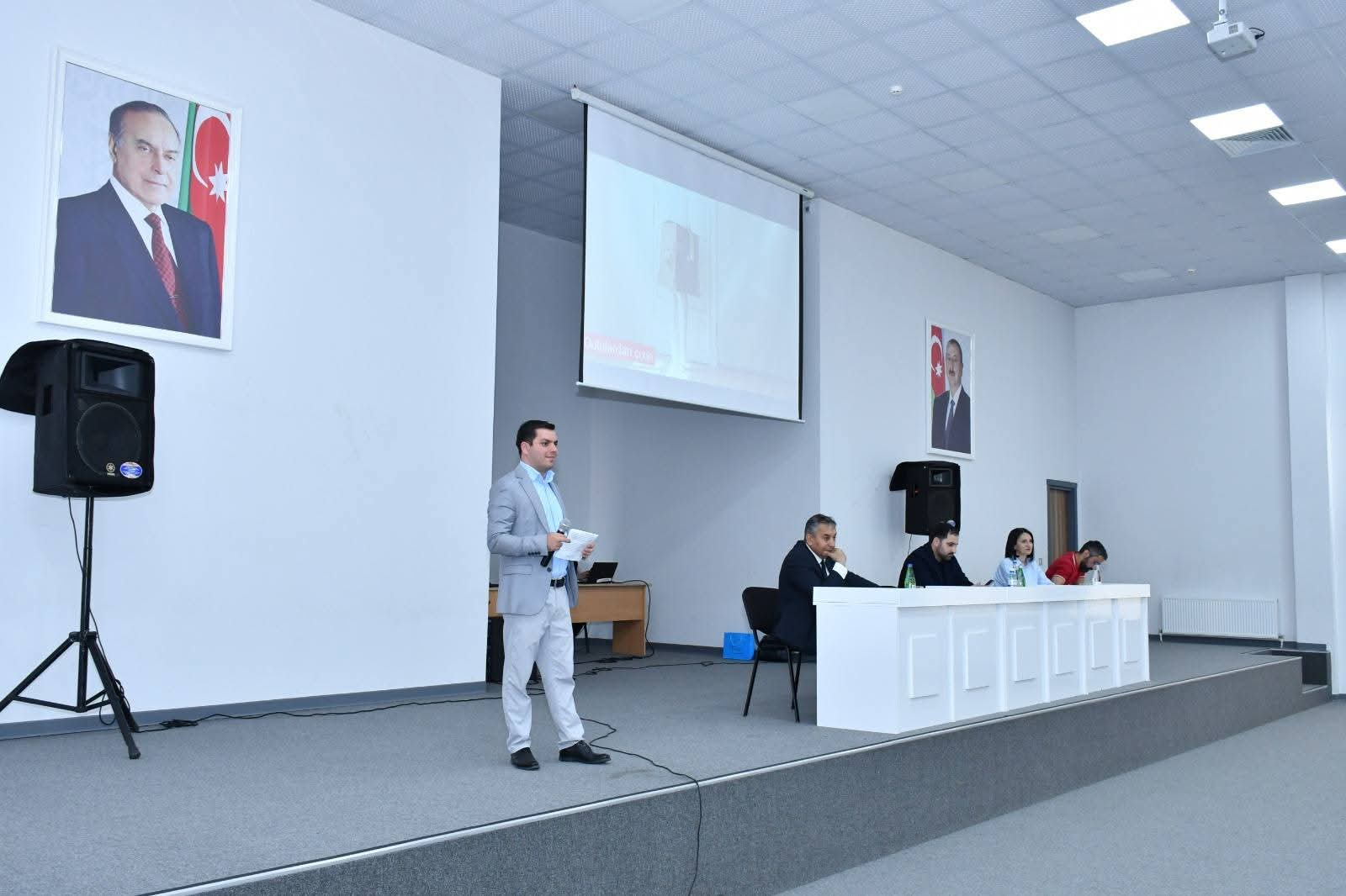 Abşeronda abituriyentlərlə ixtisas seçimi görüşü keçirilib