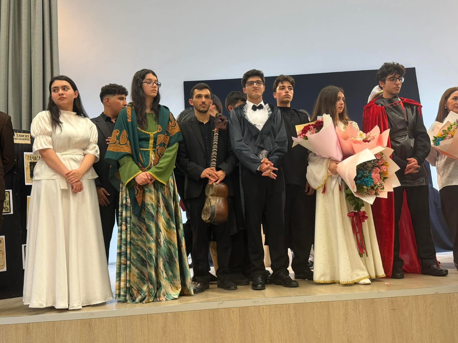 Şagirdlər "Oqtay Eloğlu" tamaşasına yeni nəfəs verdilər