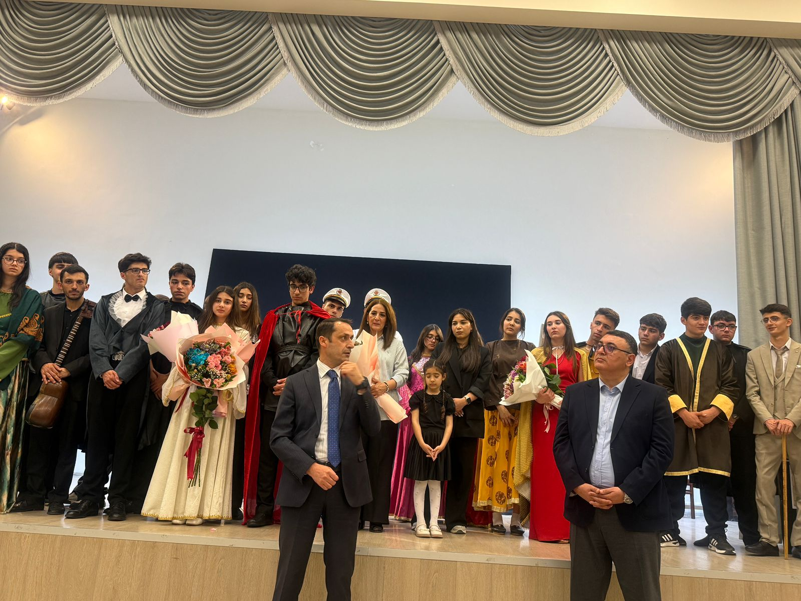 Şagirdlər "Oqtay Eloğlu" tamaşasına yeni nəfəs verdilər