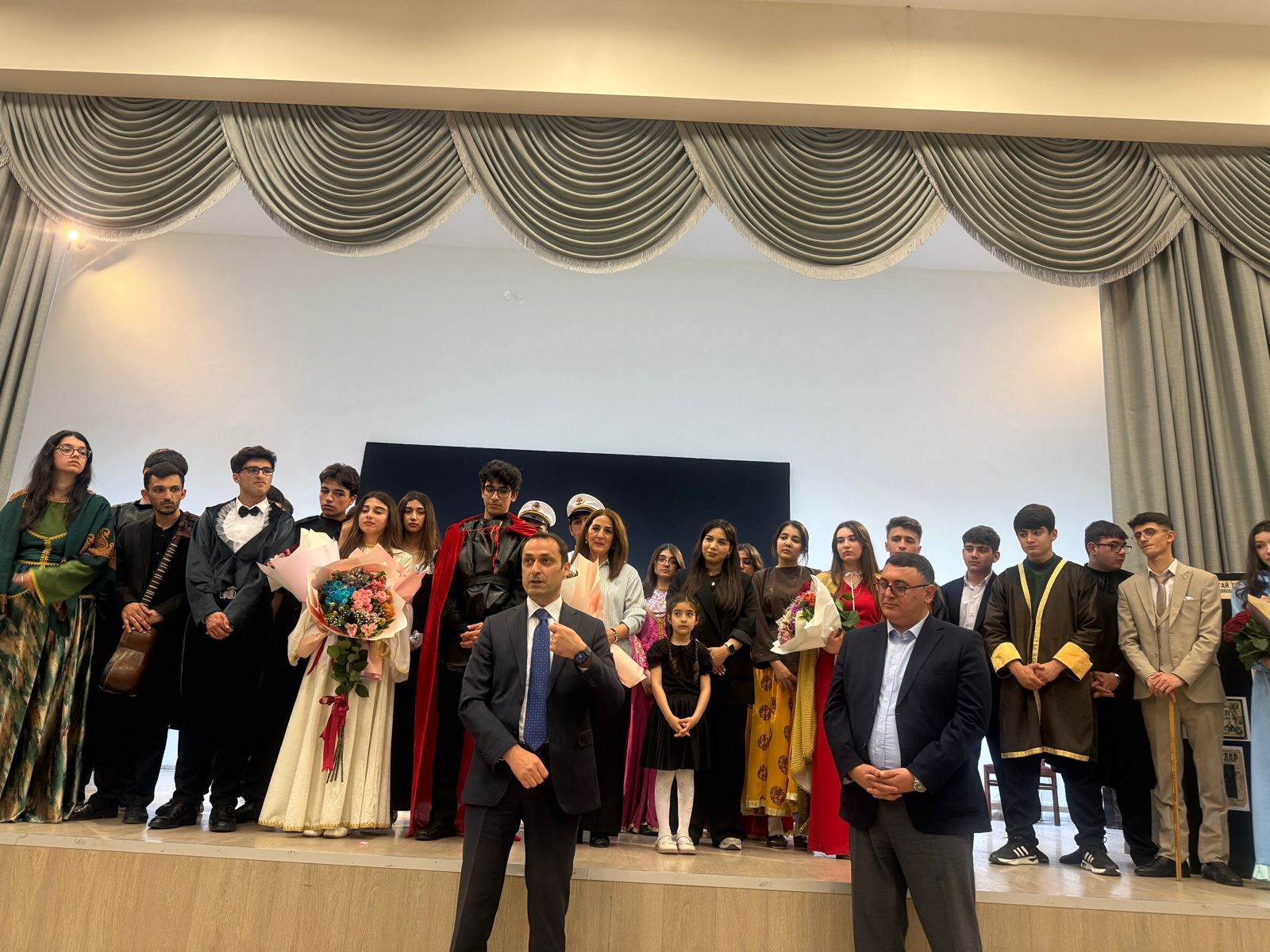 Şagirdlər "Oqtay Eloğlu" tamaşasına yeni nəfəs verdilər