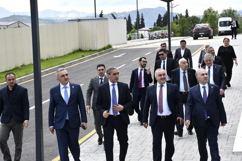 Vəkillər Kollegiyasının nümayəndə heyəti Qarabağ Universitetində olub