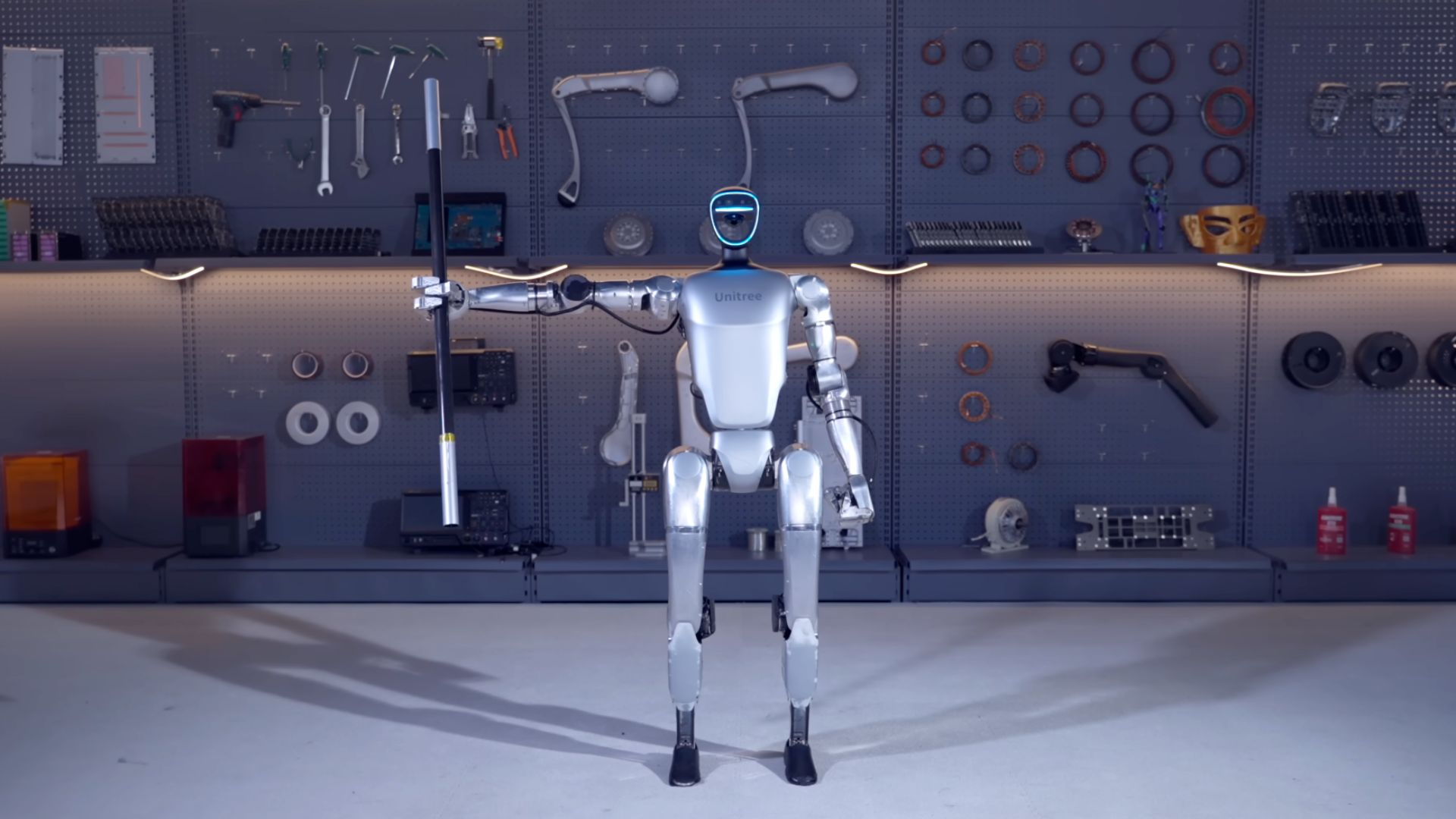 Çin yüksək performanslı insanabənzər robotunu təqdim etdi