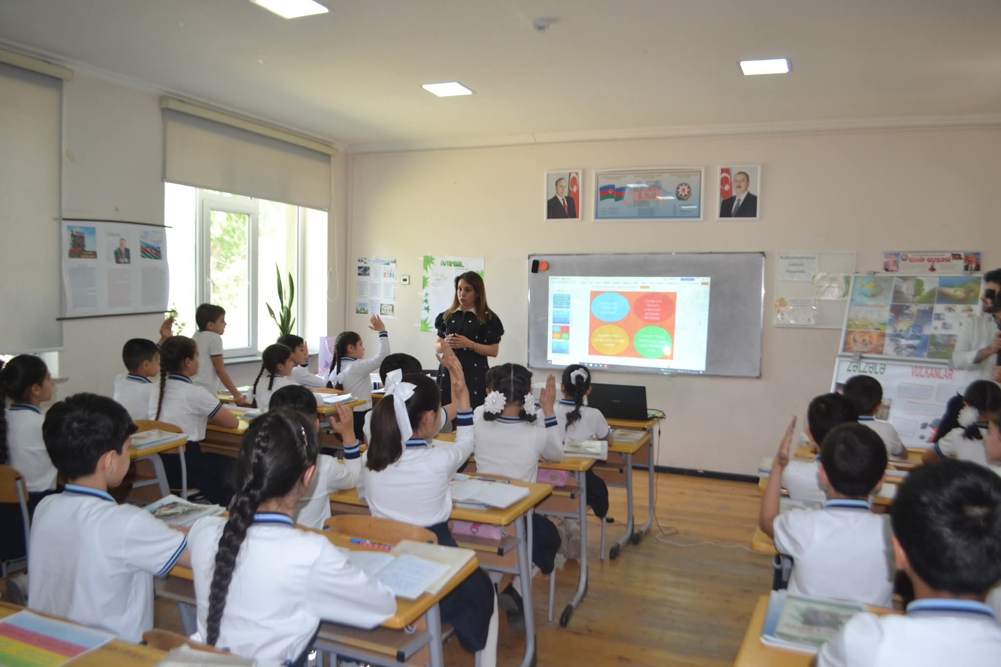 “Açıq qapı”dan görünən təhsil: bir liseyin uğurları