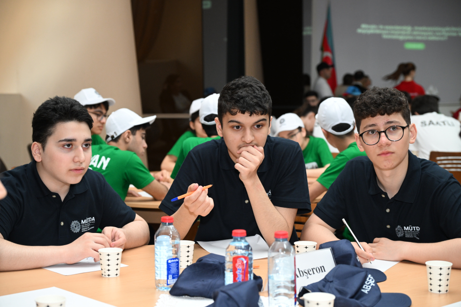 “Zəkaların mübarizəsi II” olimpiadasının final mərhələsi keçirilib