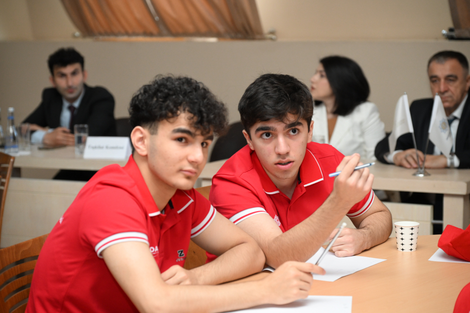 “Zəkaların mübarizəsi II” olimpiadasının final mərhələsi keçirilib