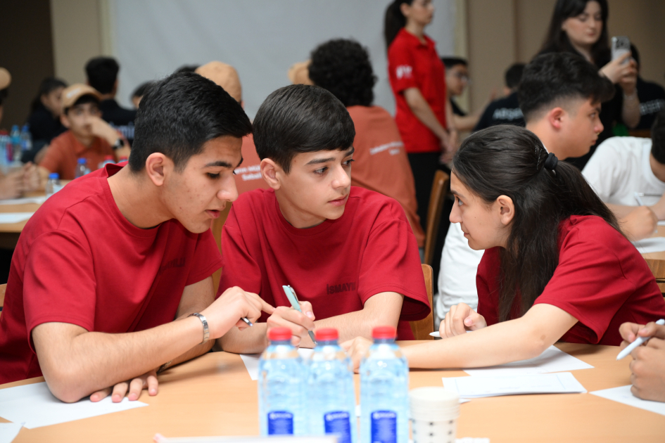 “Zəkaların mübarizəsi II” olimpiadasının final mərhələsi keçirilib