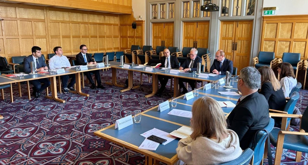 Emin Əmrullayev Şimali İrlandiyanın Belfast Kraliça Universitetində olub
