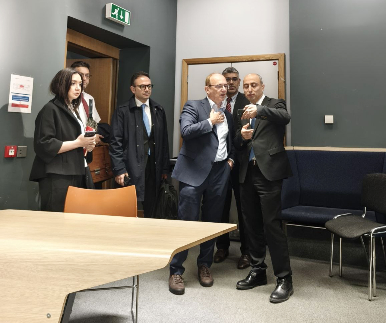 Emin Əmrullayev Şimali İrlandiyanın Belfast Kraliça Universitetində olub