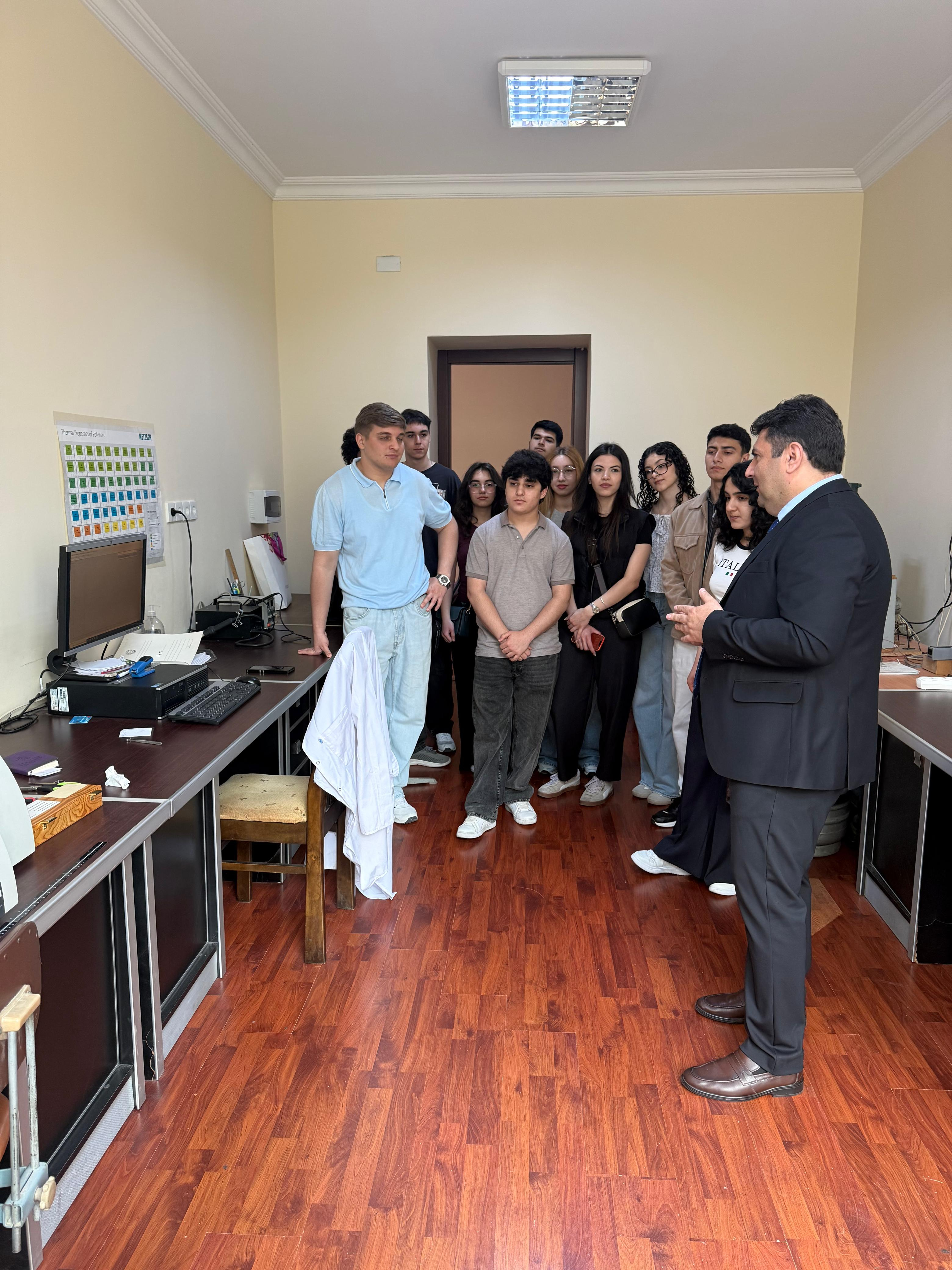 ADNSU tələbələri üçün Fizika İnstitutuna infotur təşkil olunub