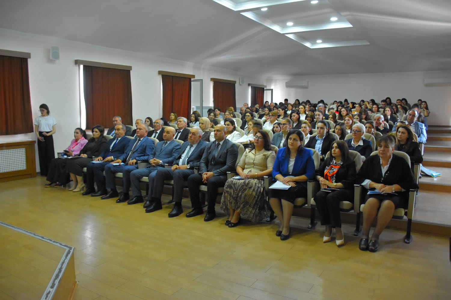 Naxçıvanda ümumi təhsilin aktual problemlərinə həsr olunan respublika konfransı keçirilib