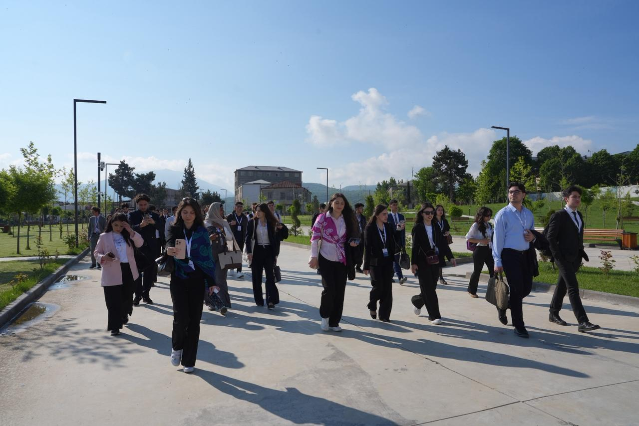 Qarabağda ilk dəfə keçirilən tələbə və gənclərin beynəlxalq BMT Modeli konfransı davam edir