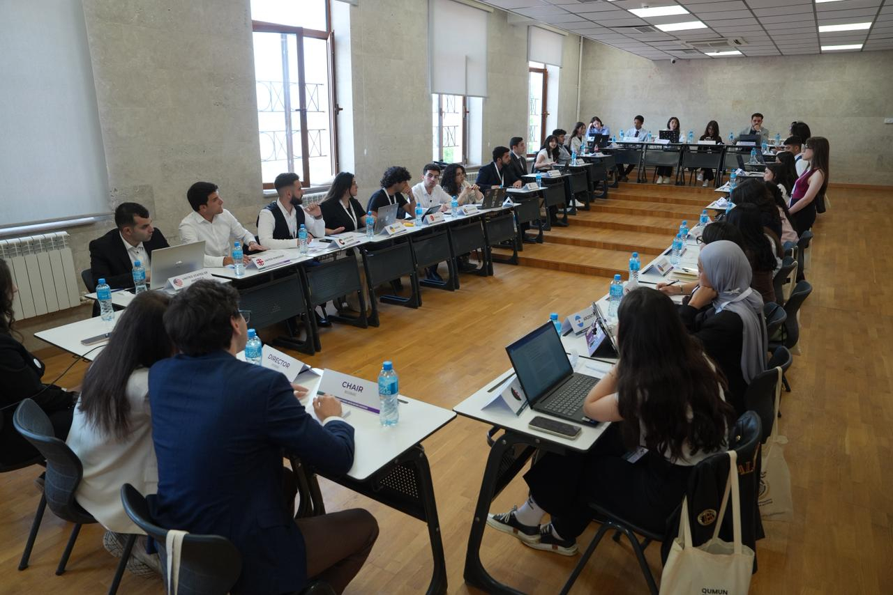 Qarabağda ilk dəfə keçirilən tələbə və gənclərin beynəlxalq BMT Modeli konfransı davam edir