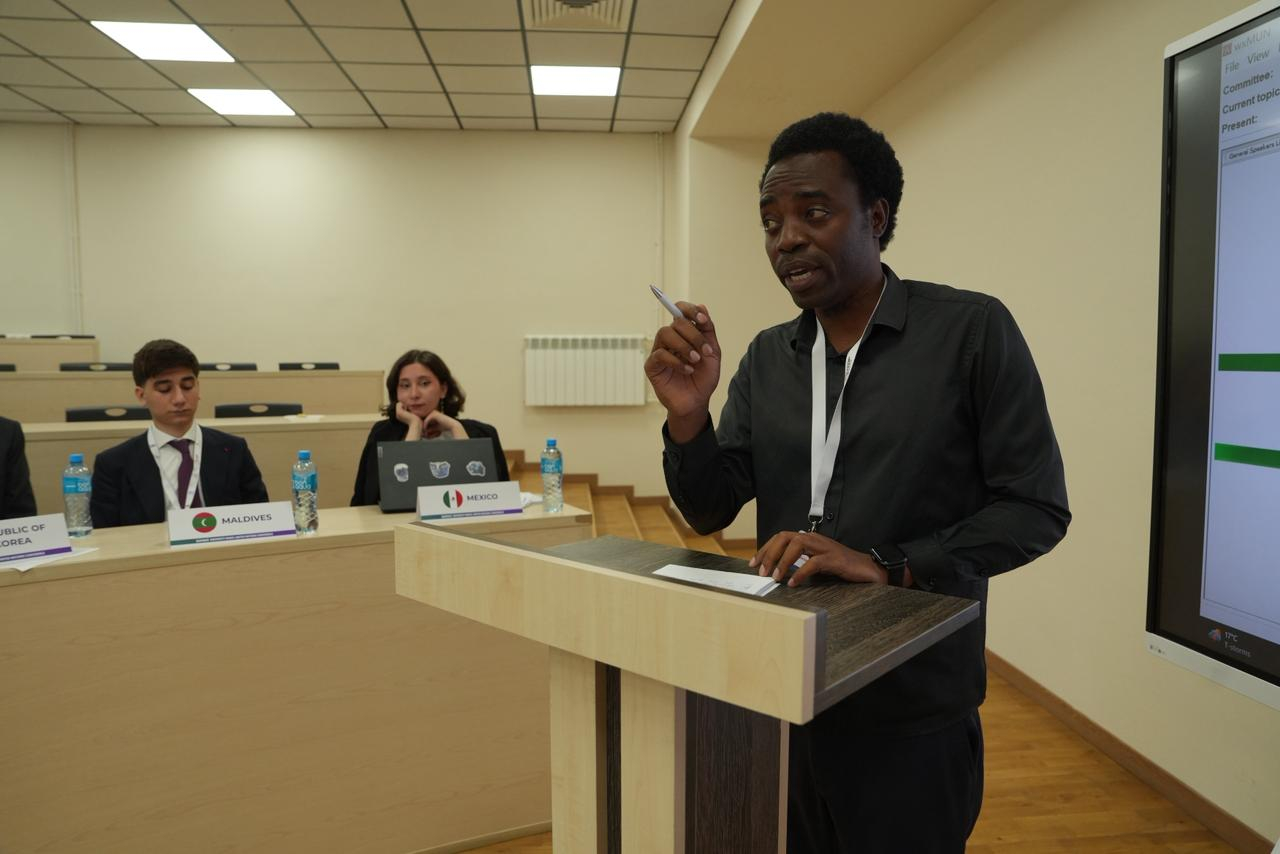 Qarabağda ilk dəfə keçirilən tələbə və gənclərin beynəlxalq BMT Modeli konfransı davam edir