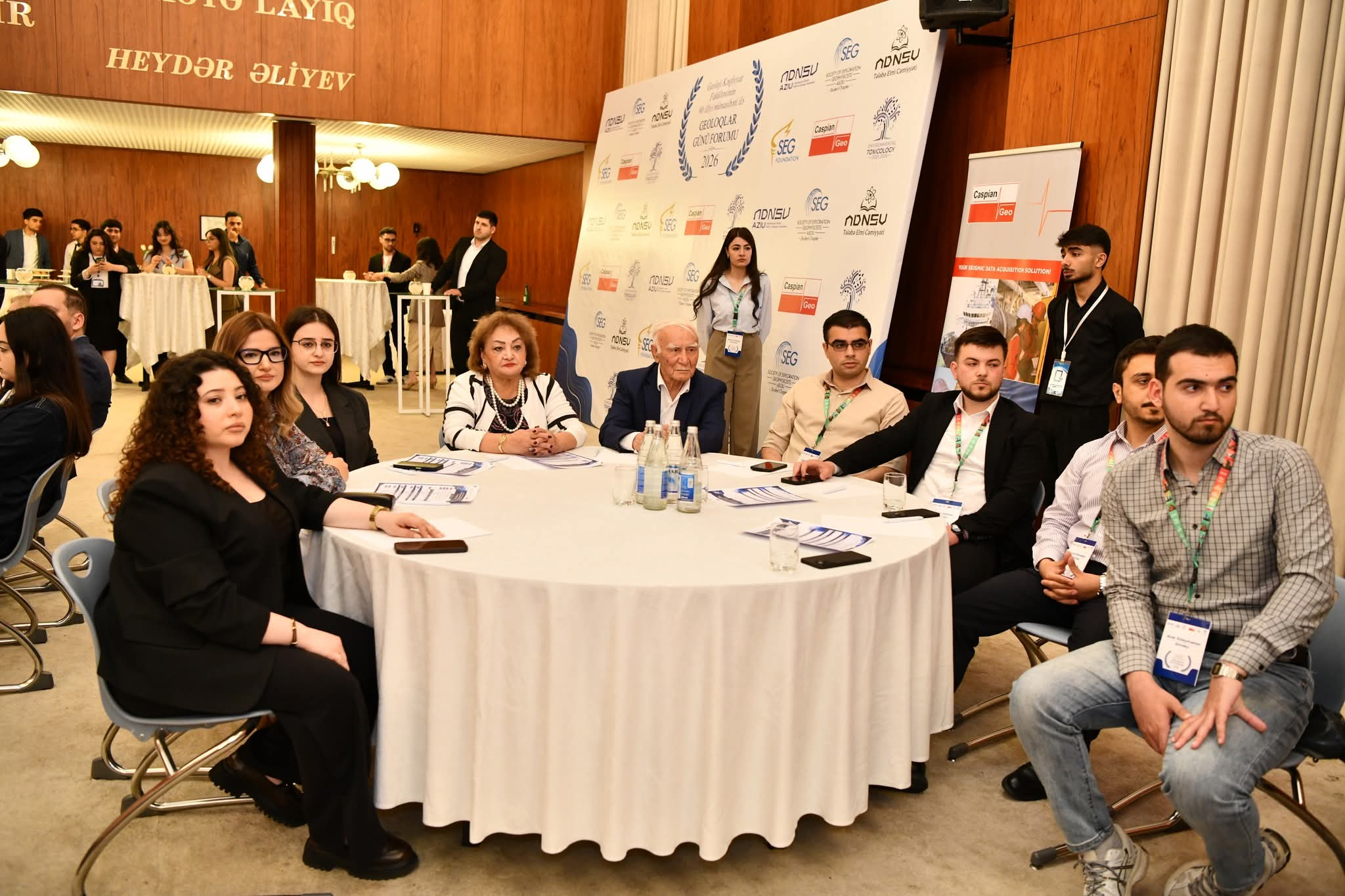 ADNSU-da “Geoloqlar günü” Forumu keçirilib