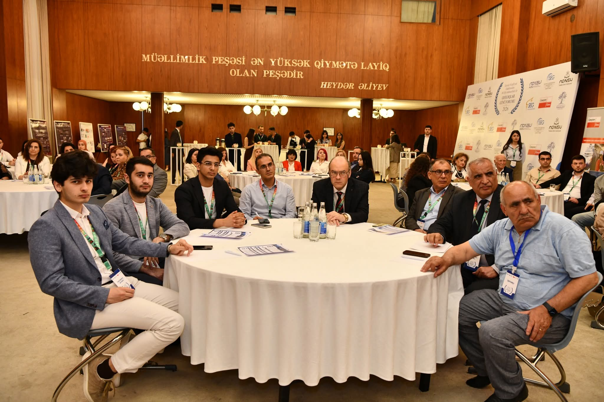 ADNSU-da “Geoloqlar günü” Forumu keçirilib