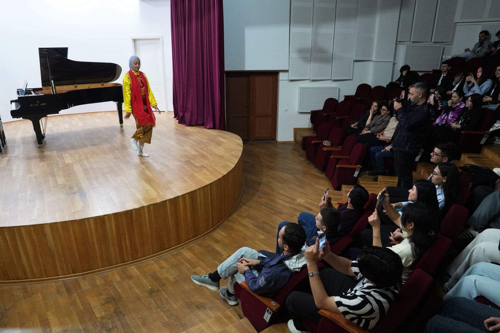 Qarabağ Universitetində mədəniyyət gecəsi keçirilib