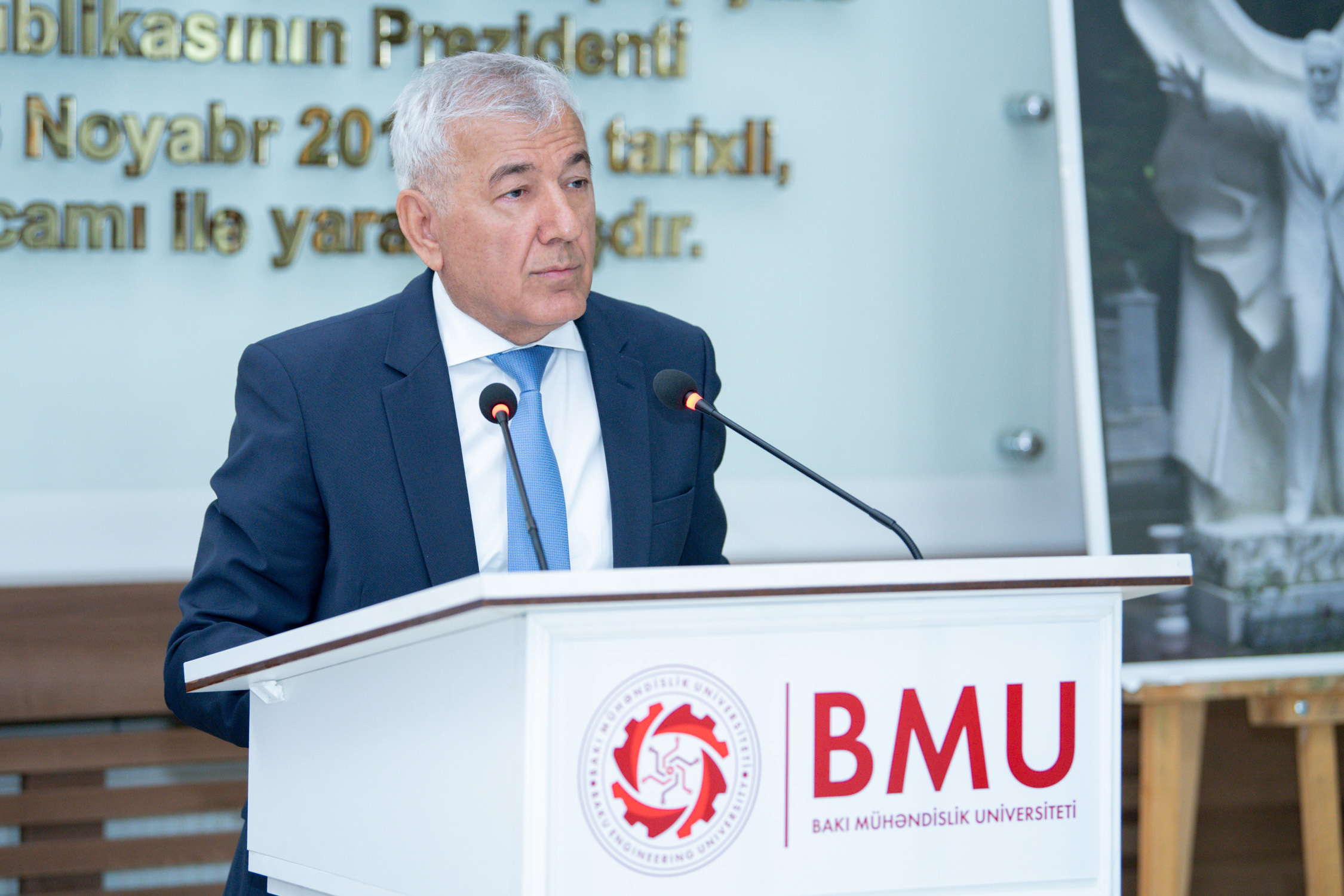 BMU-da Ömər Eldarovun yaradıcılığına həsr olunmuş sərgi keçirilib