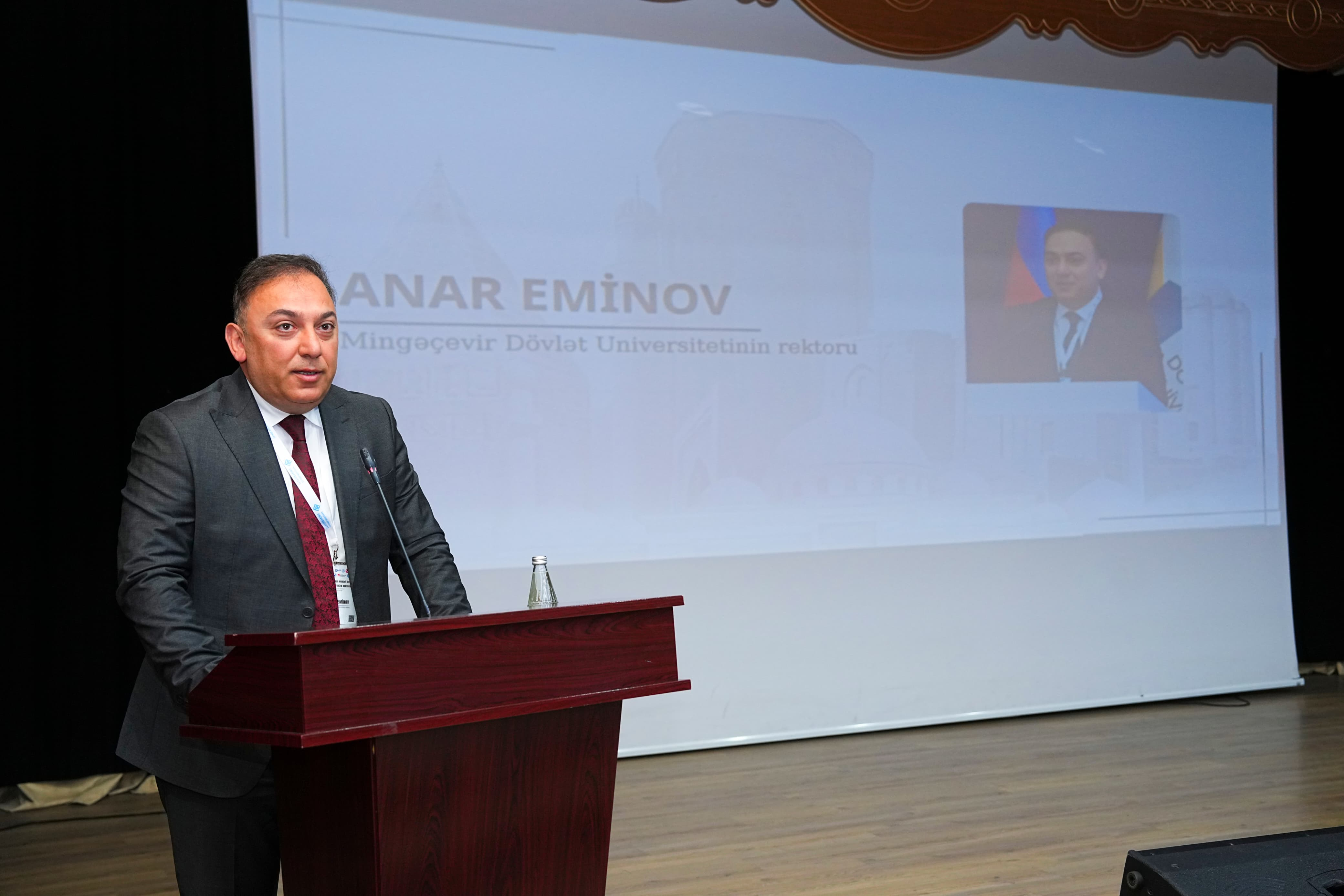Magistr tədqiqatlarının real problemlərə yönəldilməsi təklif olunub