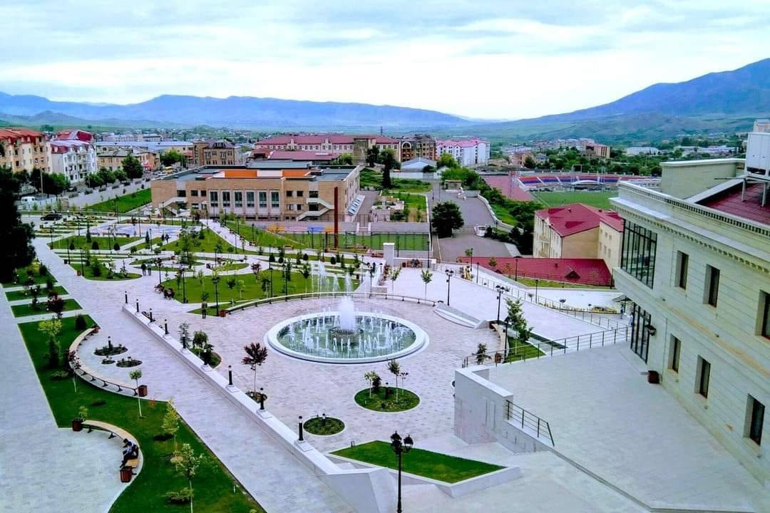 Cənnətdir universitetin, Qarabağ!