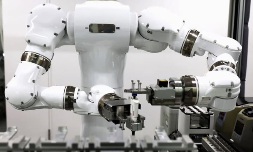 Pilotsuz laboratoriya fəaliyyətə başladı: robotlar iş başında