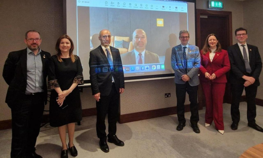Azərbaycan nümayəndə heyəti QS rəhbərliyi ilə görüşüb