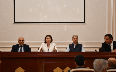Geologiya İnstitutunun direktor əvəzi kollektivə təqdim edilib 