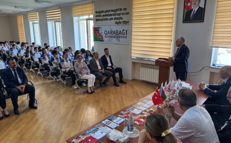 AzTU-nun rektoru lisey şagirdləri ilə görüş keçirib
