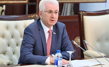 Şagird və müəllimlərin geyimi ilə bağlı tələblər məktəblərdə peşəkar mühiti gücləndirəcək – Deputat