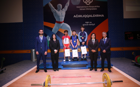 Ağırlıqqaldırmada ilk qızıl medalı Qazax idmançısı qazandı