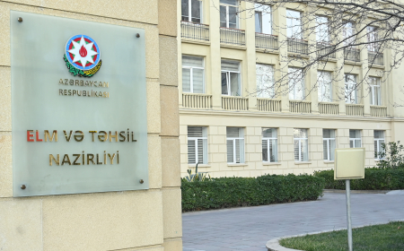 Dövlət başçısı nazirliyin əməkdaşlarını təltif edib