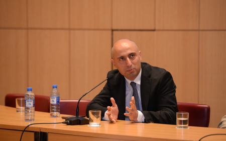 Emin Əmrullayev: Müəllimlərimiz qürurlu və peşəkar insanlardır 