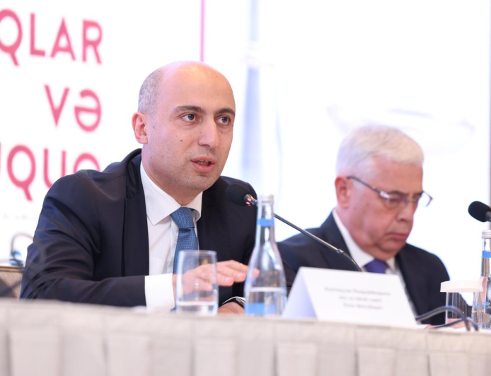 Emin Əmrullayev: Tam orta məktəb modelini daha geniş tətbiq edəcəyik