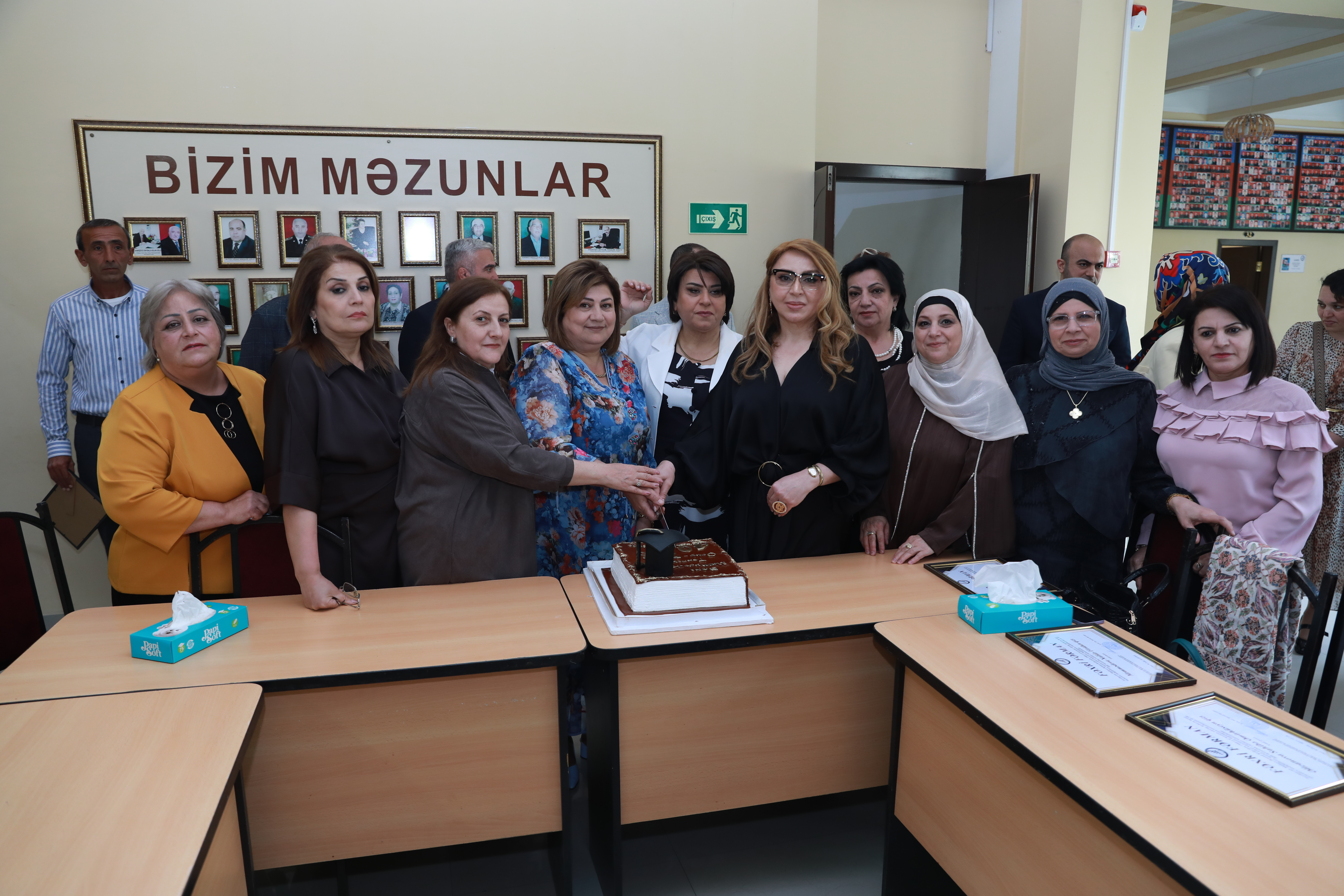 Maliyyə-İqtisad Kollecinin məzunları 40 il sonra bir araya gəliblər