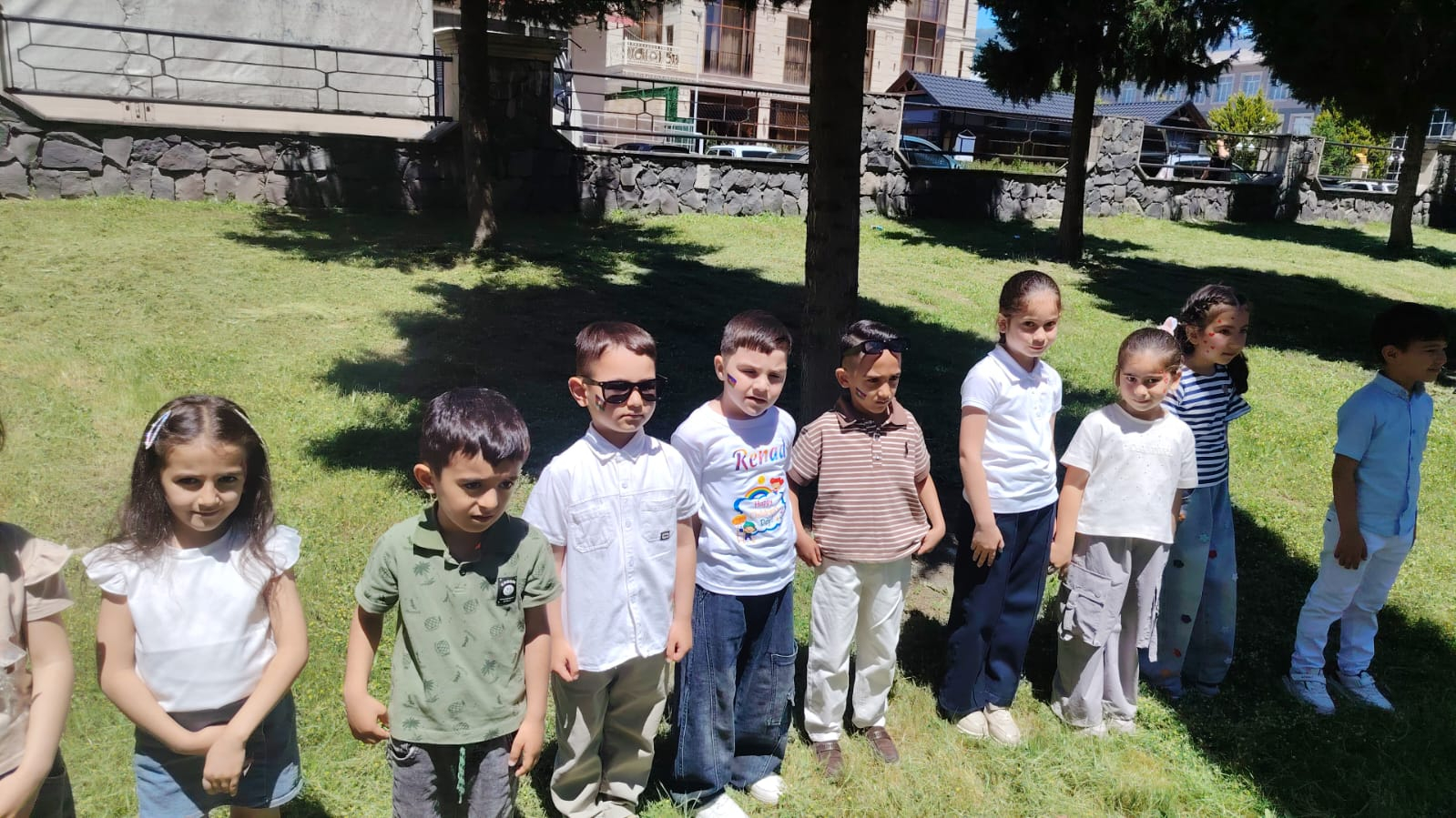 İşıqlı gələcək körpə fidanlarla gələcək