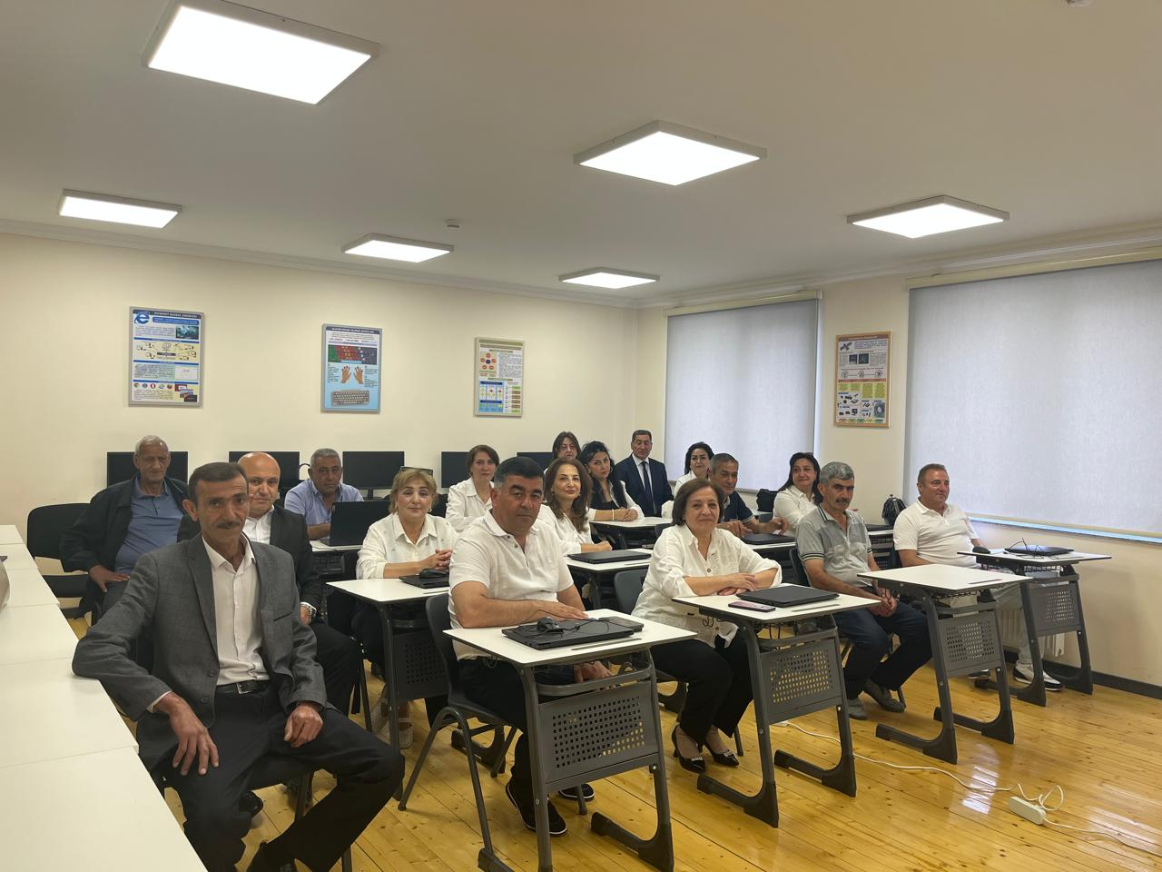 Laçın məktəbinin ilk məzunları 40 ildən sonra sinif otağına qayıtdı