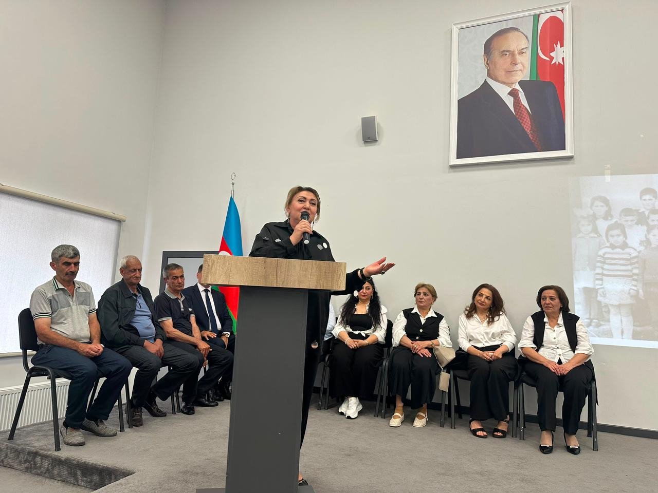 Laçın məktəbinin ilk məzunları 40 ildən sonra sinif otağına qayıtdı