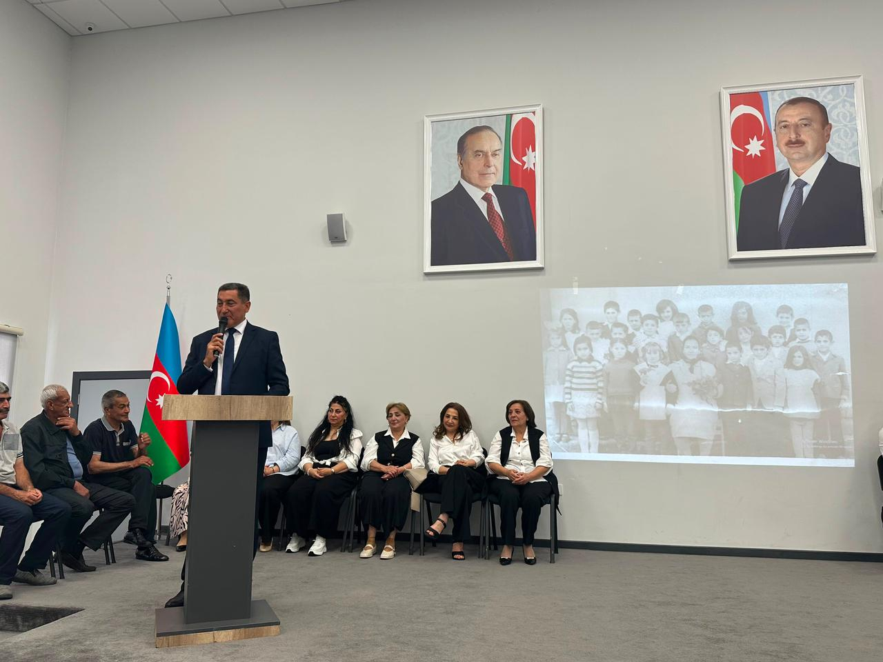 Laçın məktəbinin ilk məzunları 40 ildən sonra sinif otağına qayıtdı