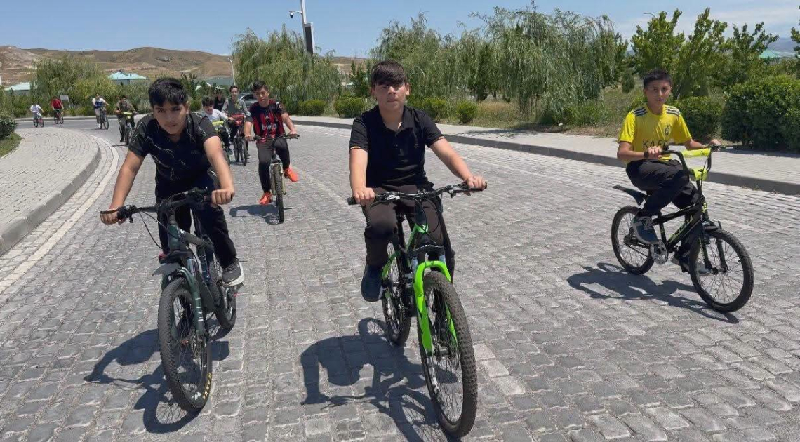 Ağalıda məktəblilərin veloyürüşü təşkil olunub