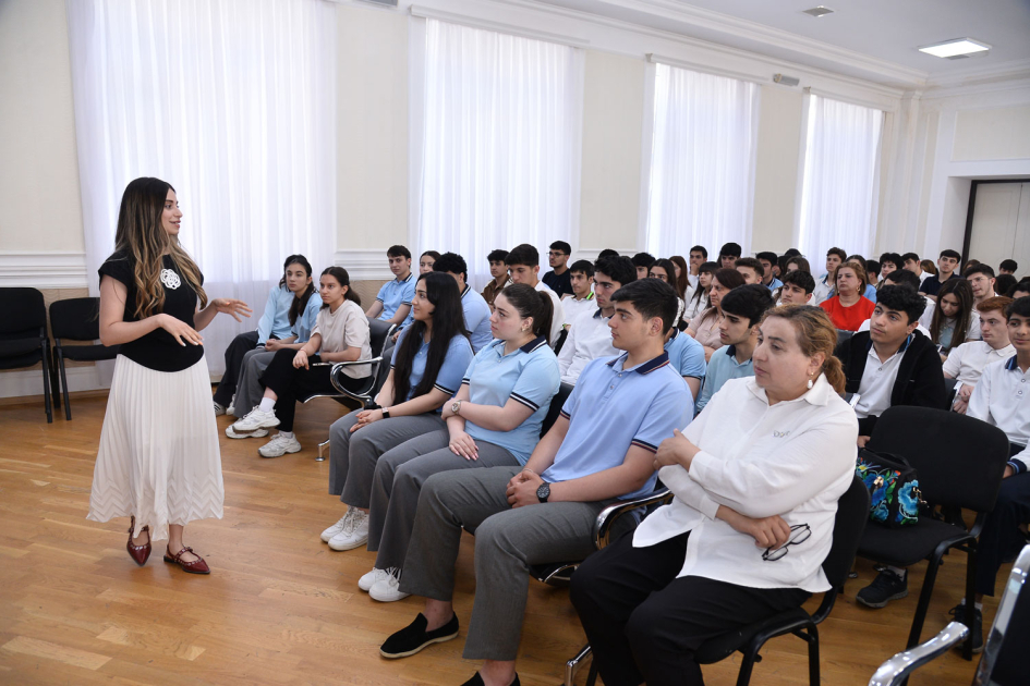 Abituriyentlər Qarabağ Universitetinin təhsil modeli barədə məlumatlandırlıb