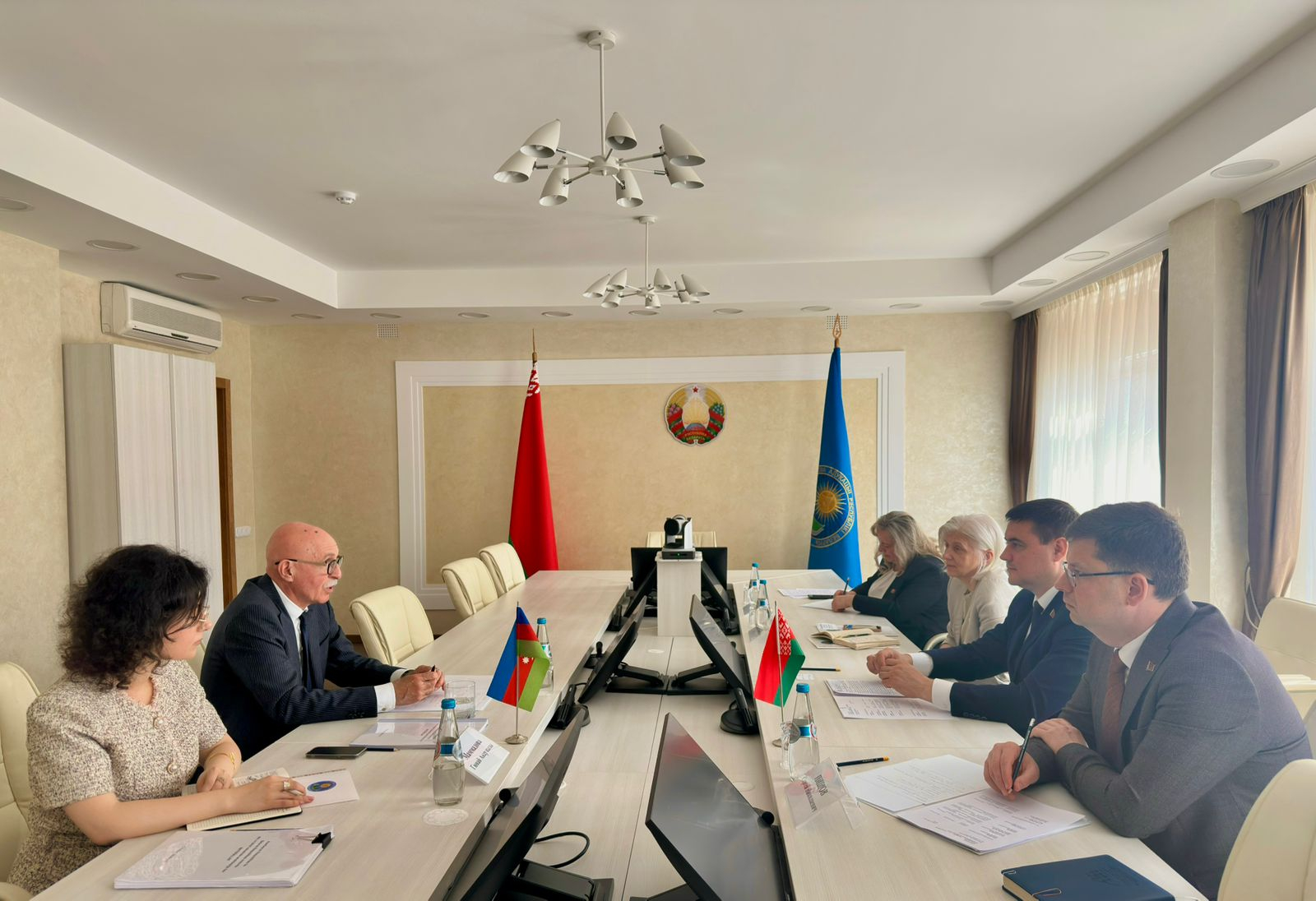 Firudin Qurbanov Belarusda təhsil alan azərbaycanlı tələbələr ilə görüşüb