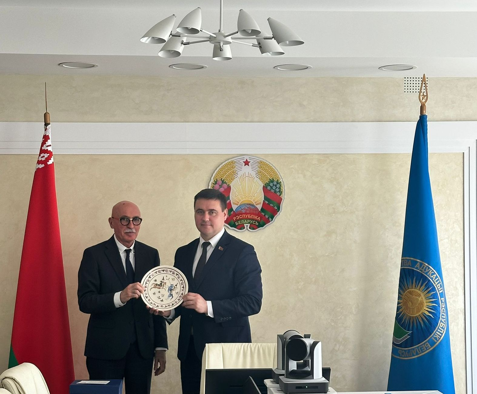 Firudin Qurbanov Belarusda təhsil alan azərbaycanlı tələbələr ilə görüşüb