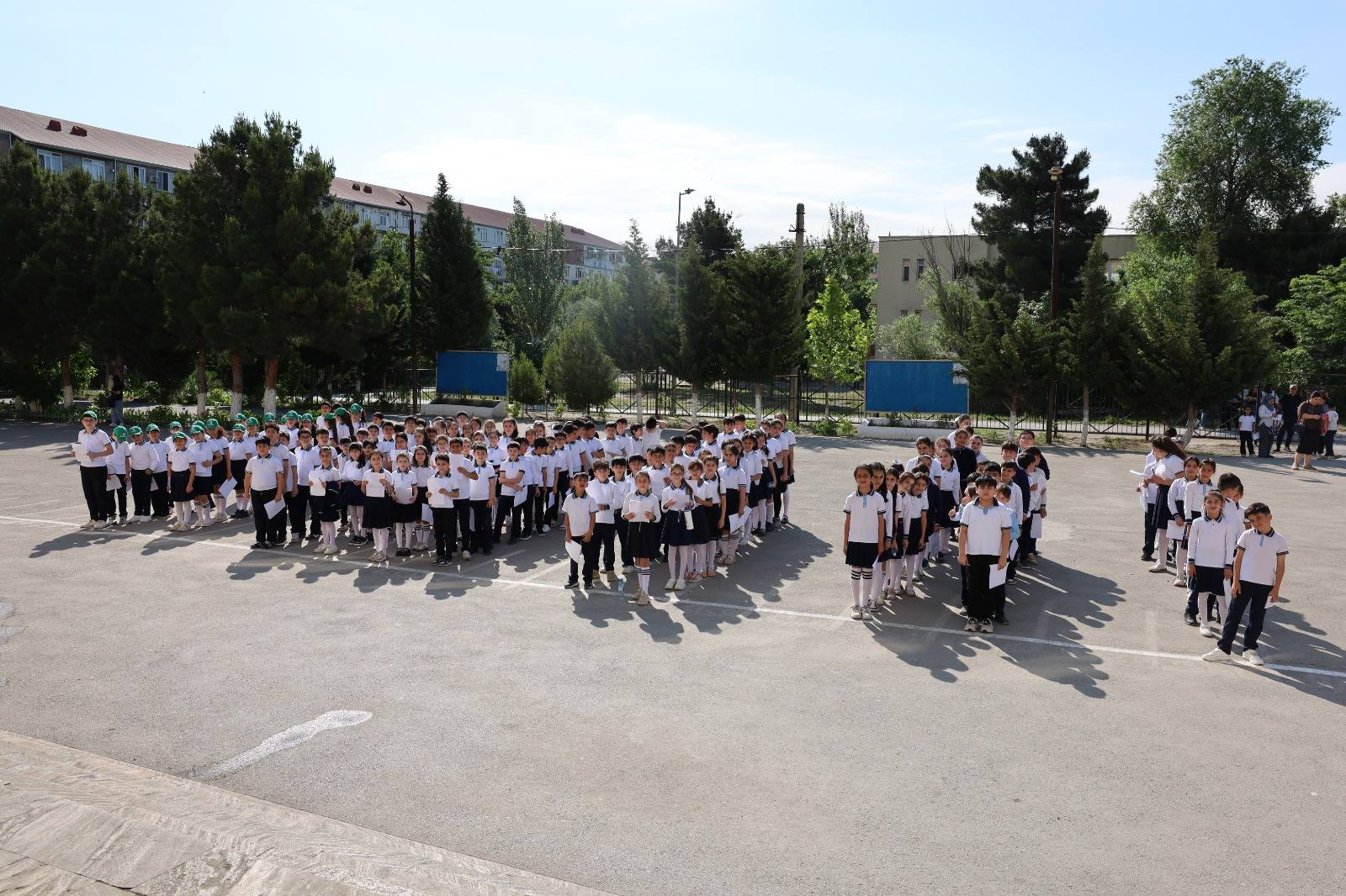 Məktəblilərin monitorinq həyəcanı